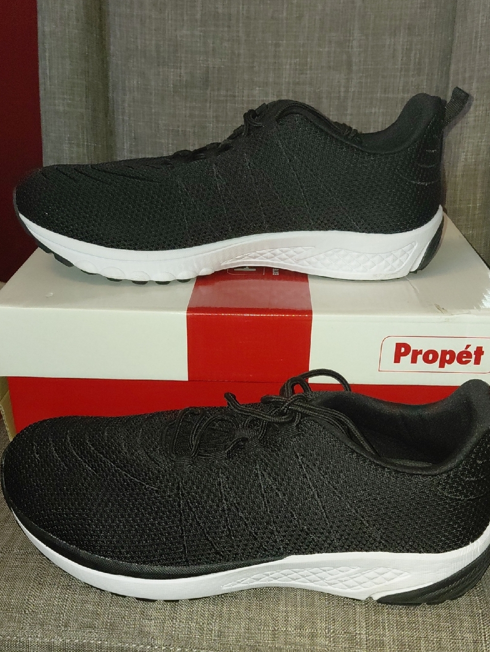Propet TOUR KNIT Men's Black and White Lace-Up Walking Sneakers Size 12 WIDE (E)